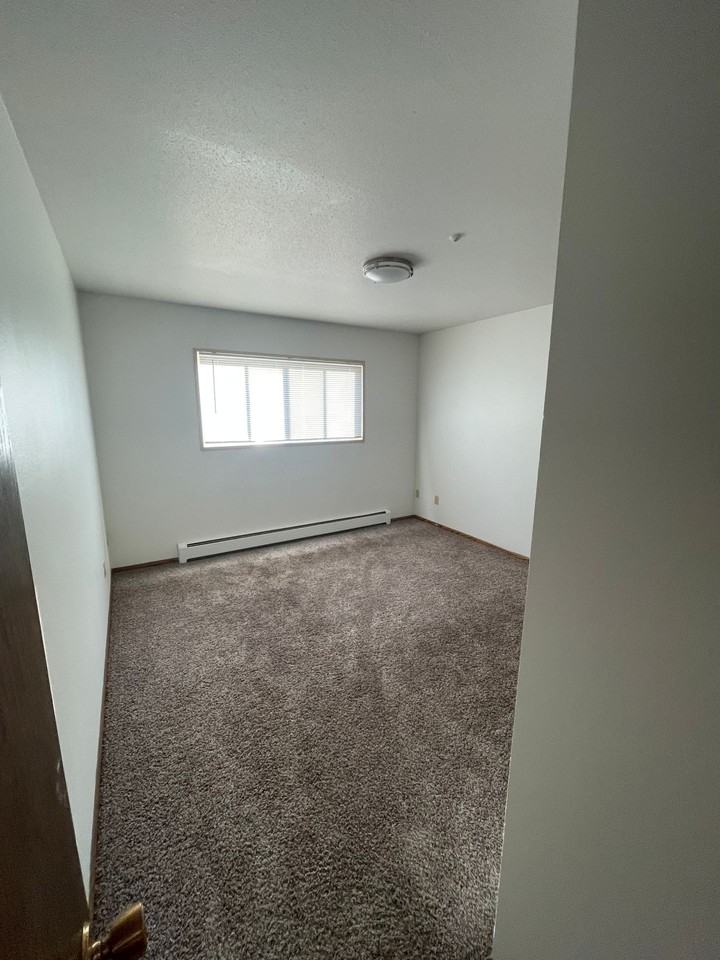 517 32nd Ave S - Photo 6 of 35