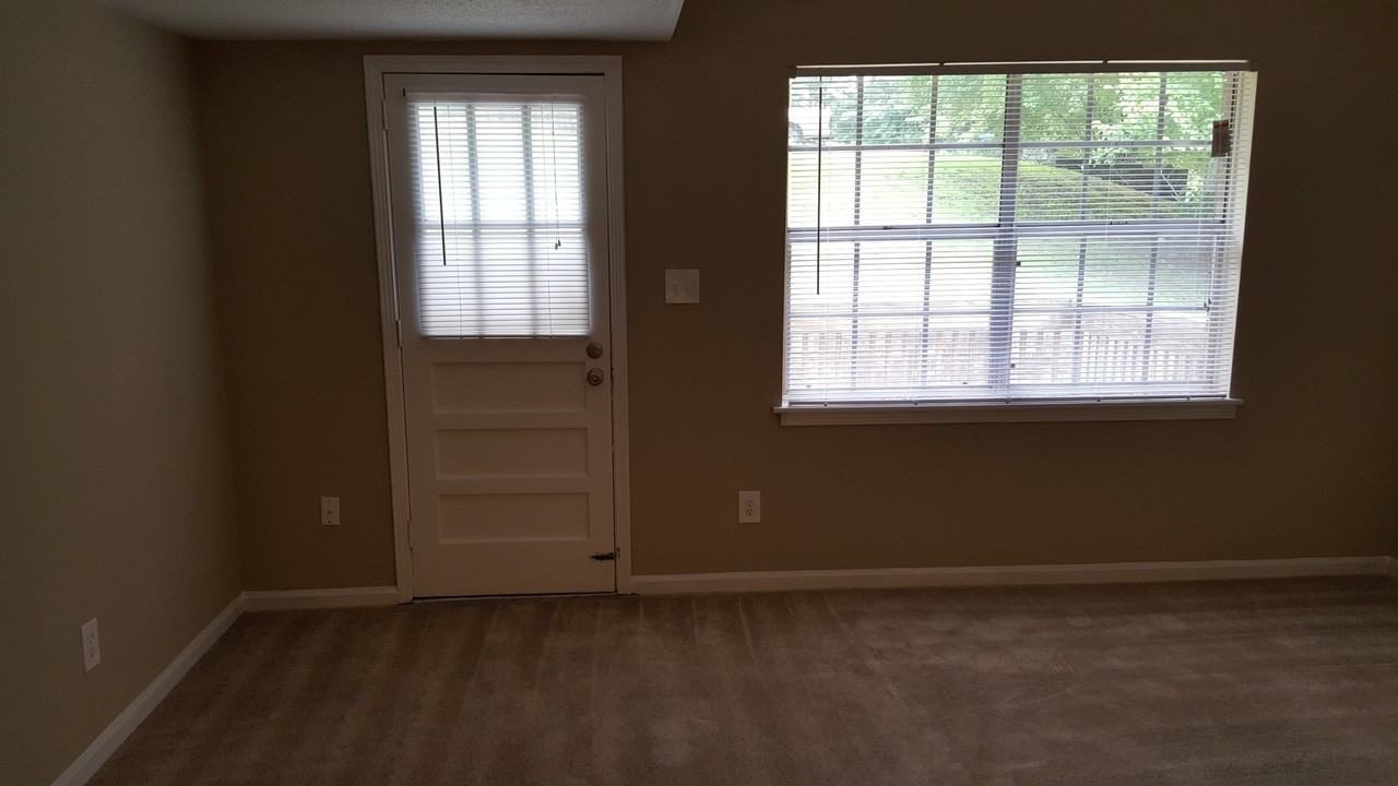 2274 Chapel Hill Rd - Photo 3 of 8