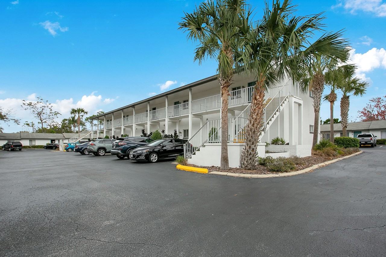 The Virginia Apartments | 1 and 2 Bedroom Apartments in Tavares, FL - Photo 5 of 16