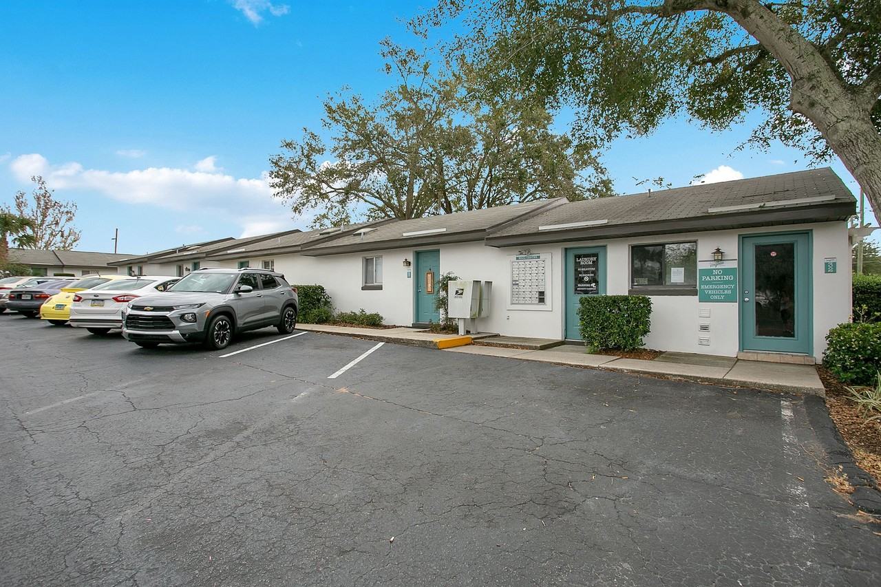 The Virginia Apartments | 1 and 2 Bedroom Apartments in Tavares, FL - Photo 7 of 16