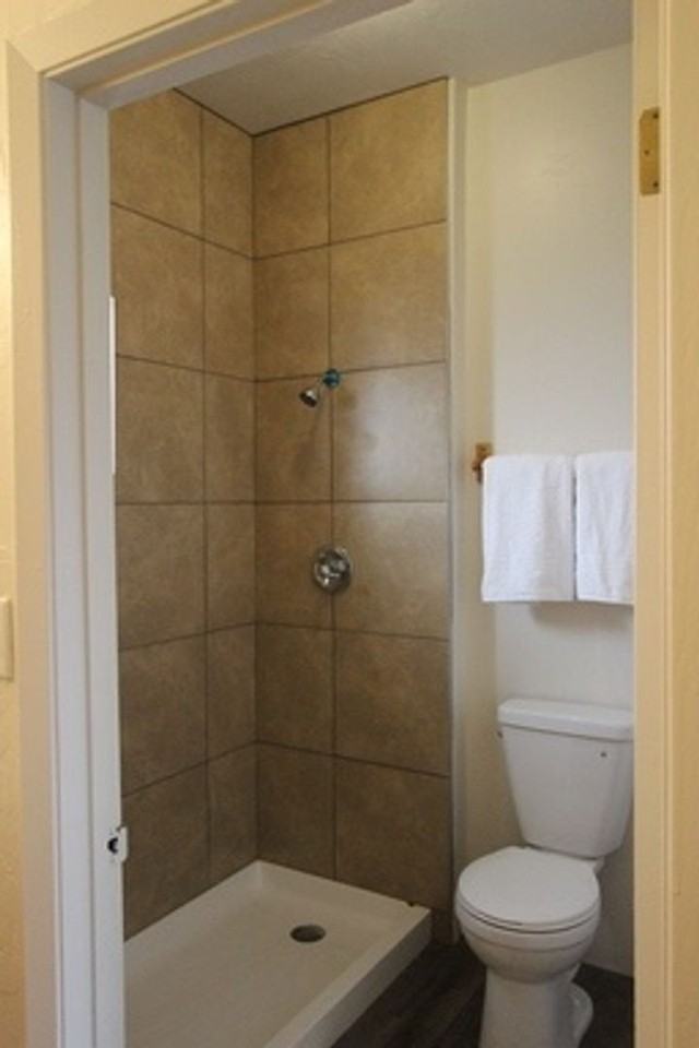 Updated unit close to CMU! Live without roommates at an affordable price! - Photo 2 of 3