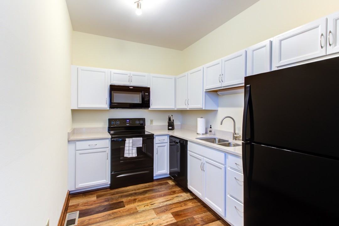 The Rathbone Apartments - Photo 3 of 13