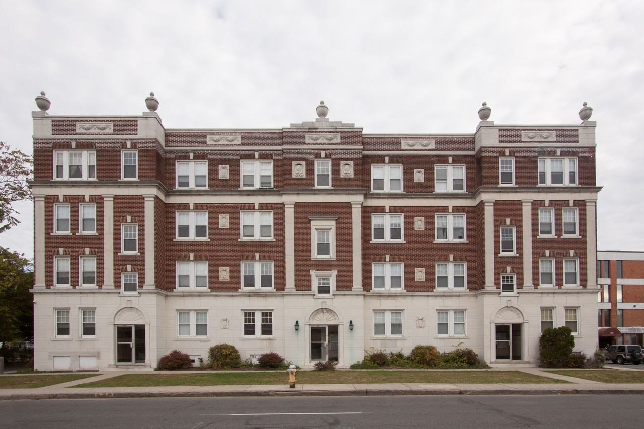 141-149 Maple Street - Photo 2 of 3