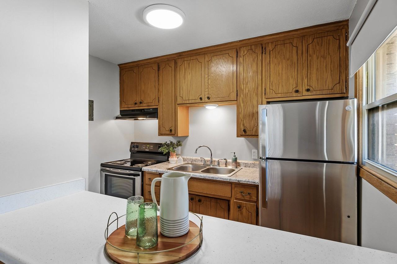 2M Apartments - Photo 2 of 18