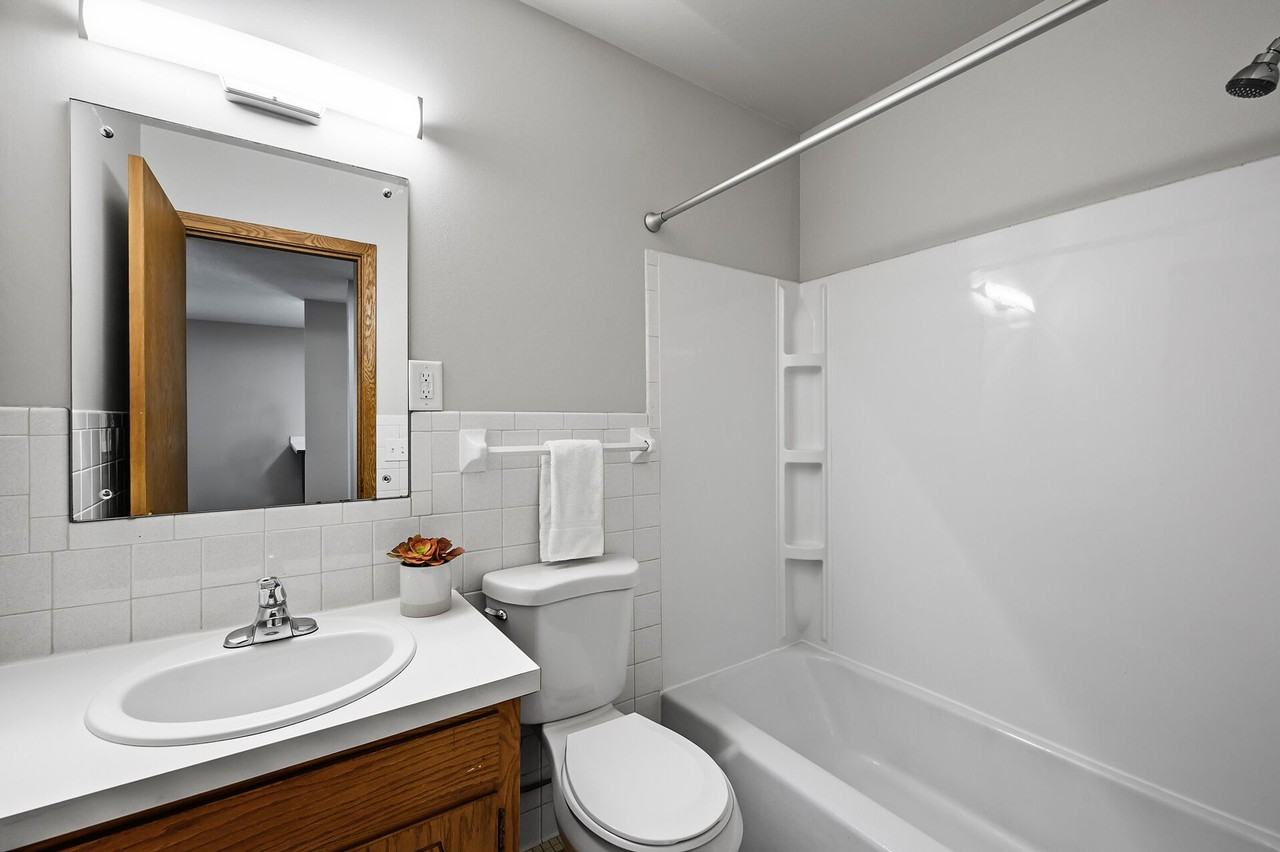 2M Apartments - Photo 5 of 18