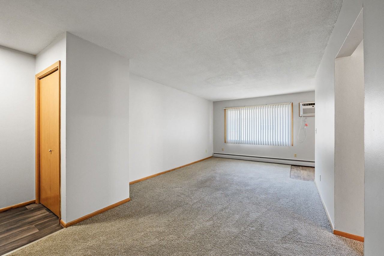 2M Apartments - Photo 7 of 18