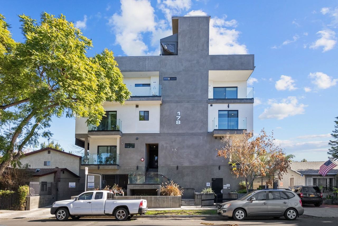 Alexandria 178 Townhomes LLC - Photo 2 of 3