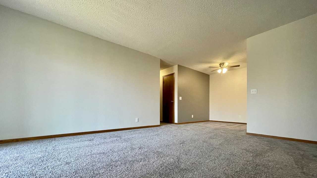 Willow Creek Apartments - Photo 3 of 21