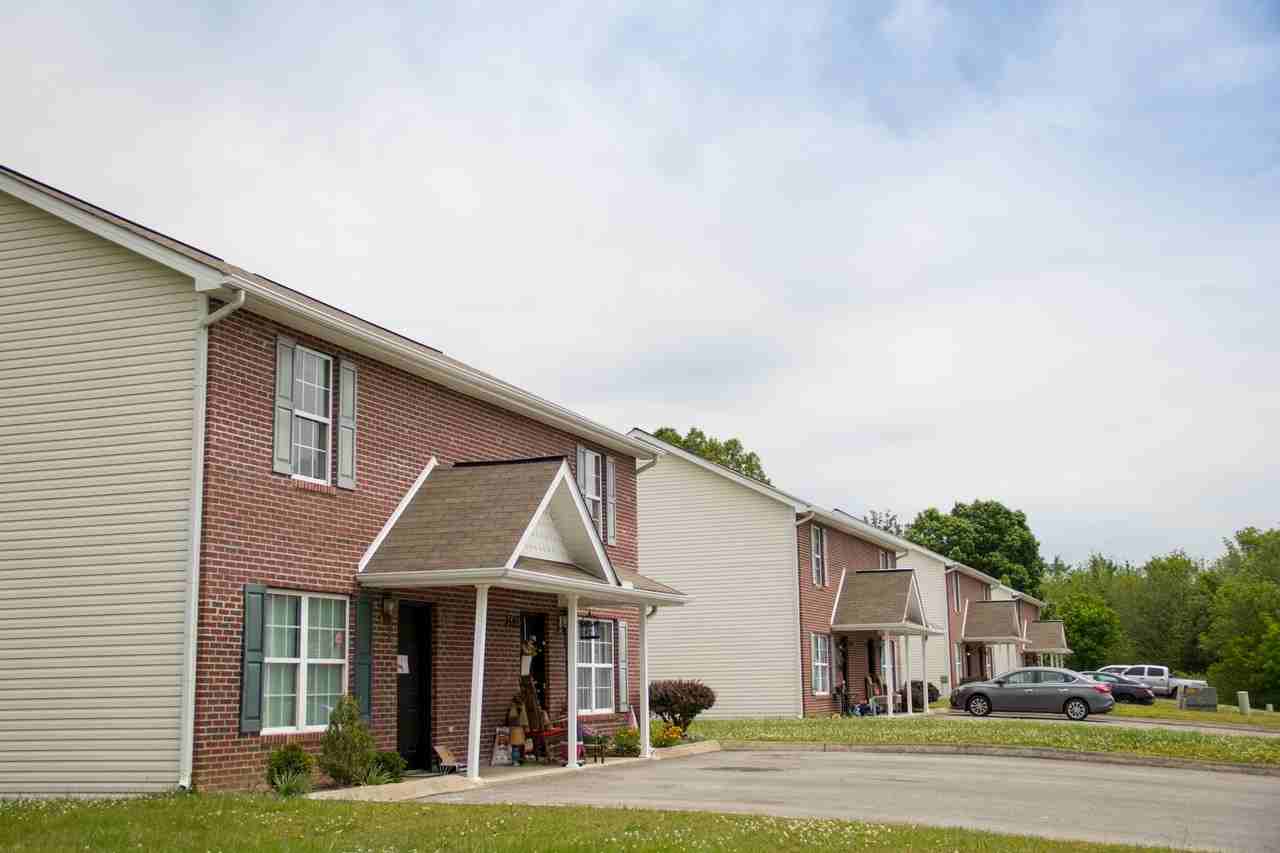 Rand 938 Townhomes - Photo 4 of 50