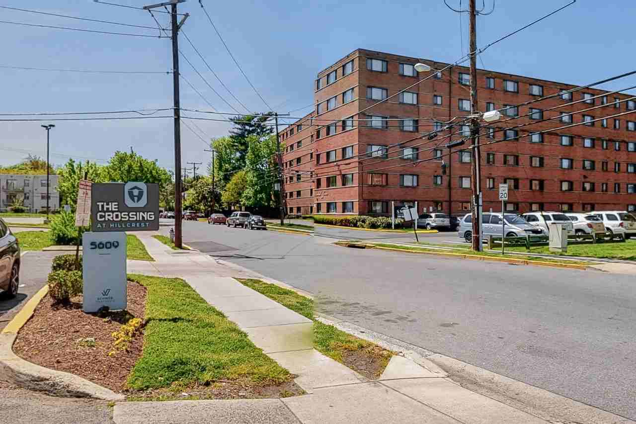 The Crossing at Hillcrest - Photo 3 of 18