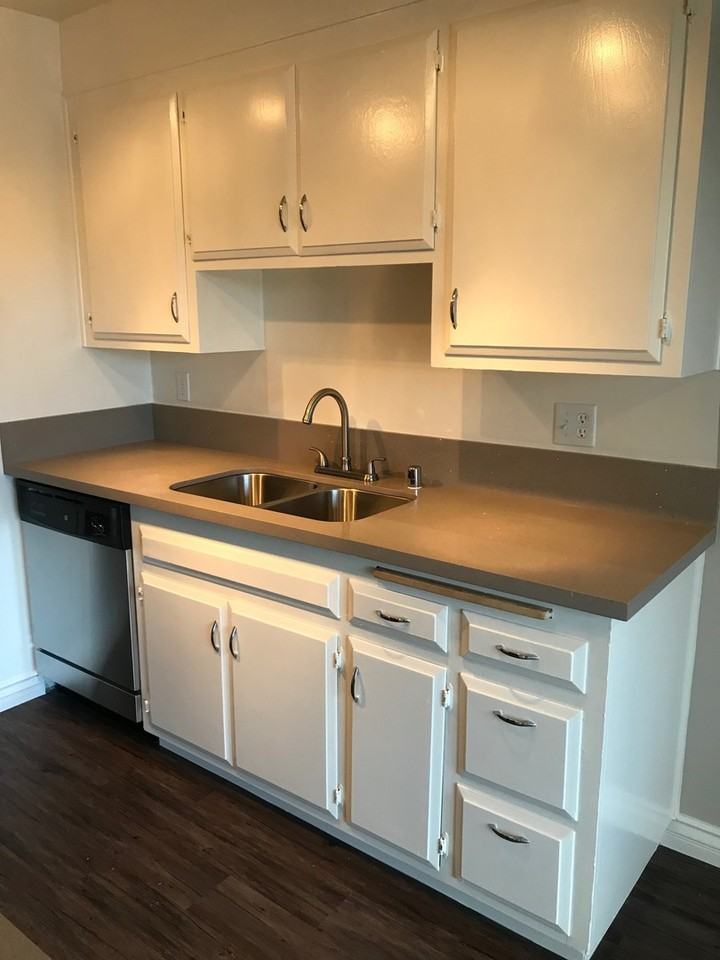 Medallion Court - Photo 7 of 24