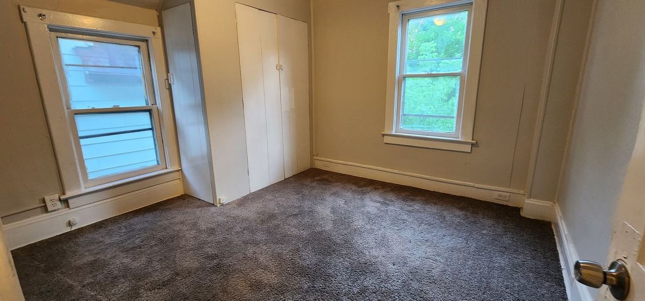 3370 W 135th St - Photo 4 of 16