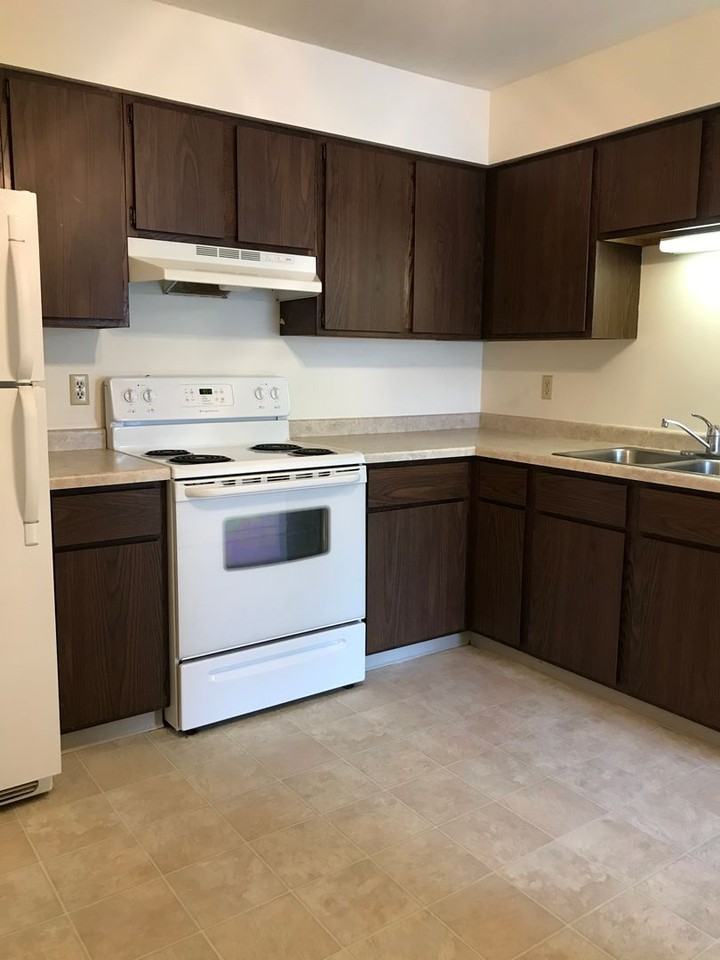 1011 Imperial - Photo 3 of 12