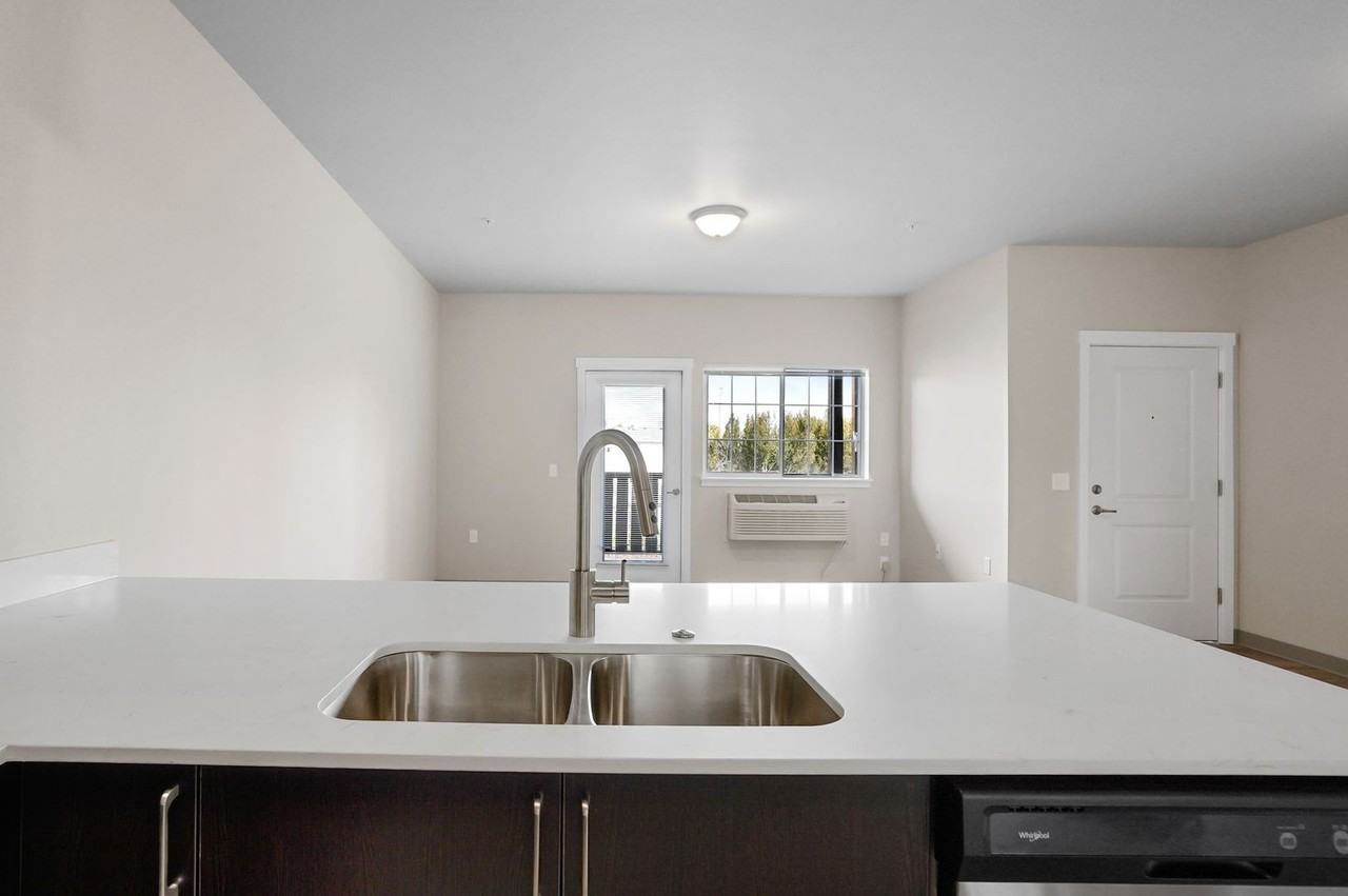 199-Lone Pine Place - Photo 3 of 18