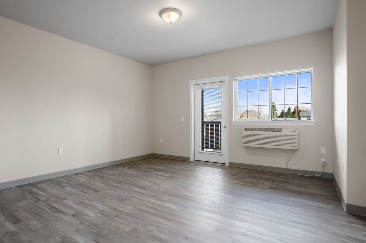 199-Lone Pine Place - Photo 4 of 18