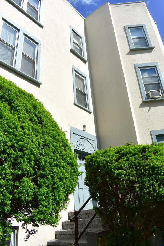 Blair Crescent Apartment Homes - Photo 2 of 3