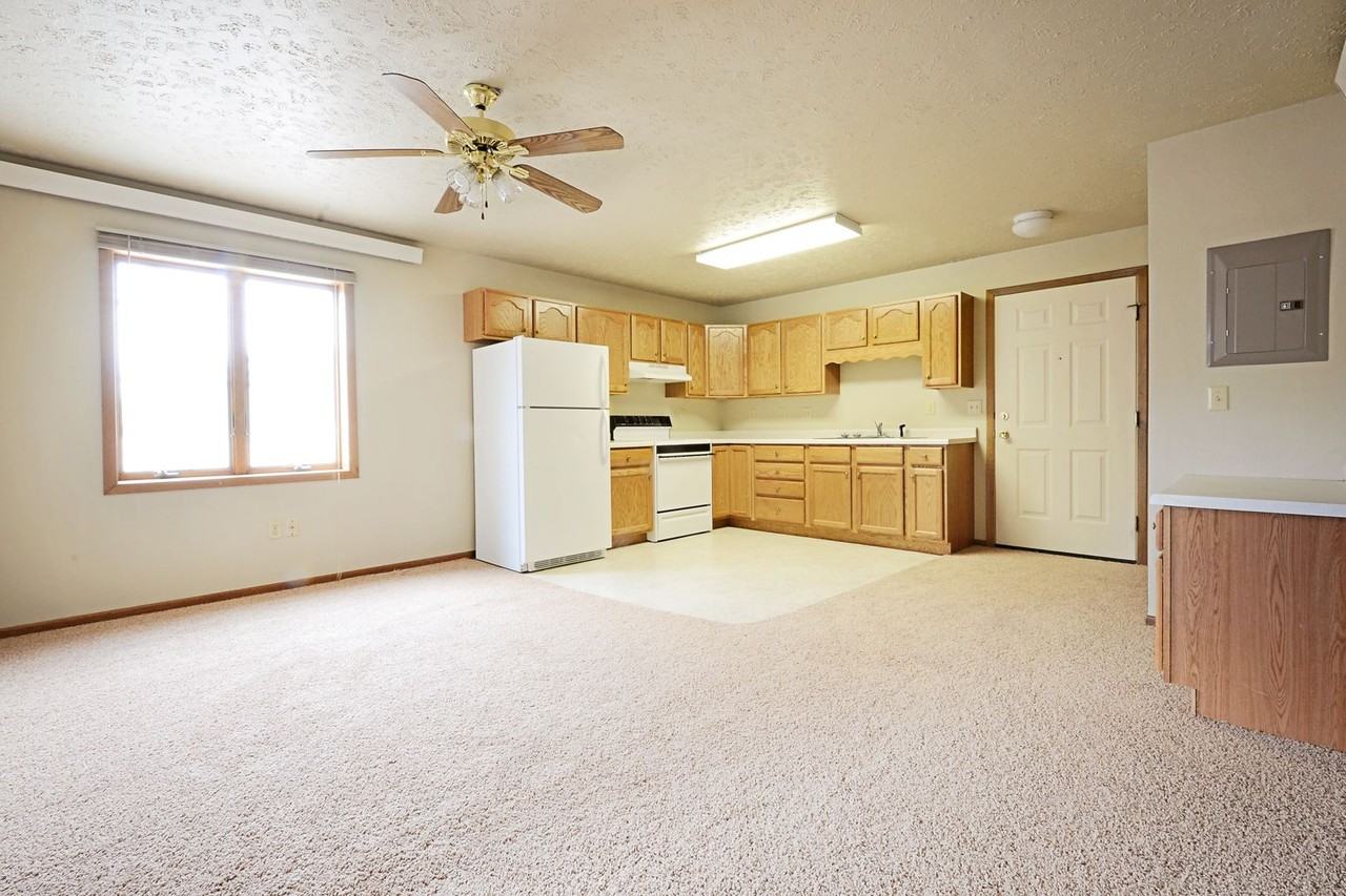 Ellington Apartments - Photo 3 of 7