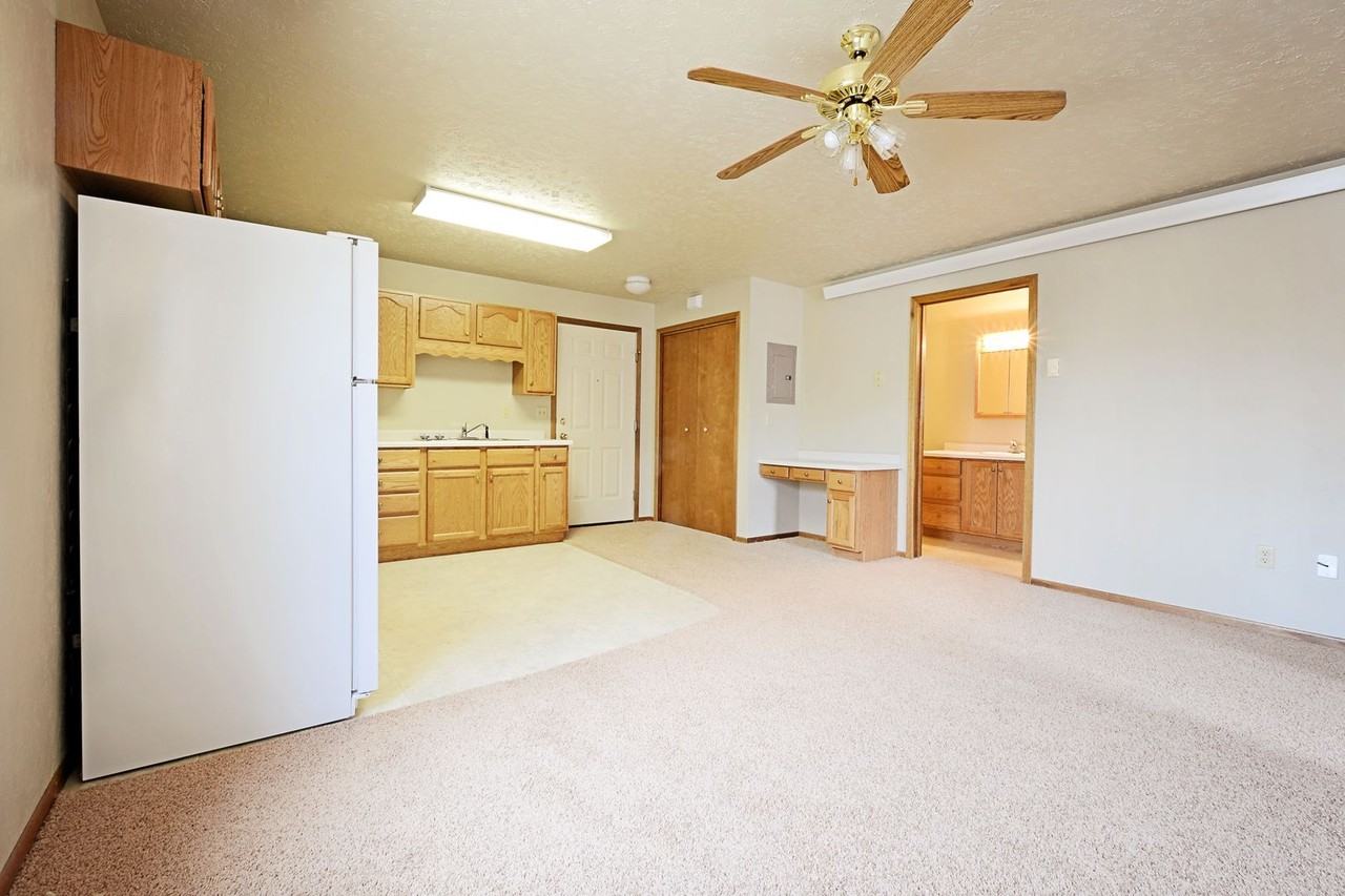 Ellington Apartments - Photo 4 of 7