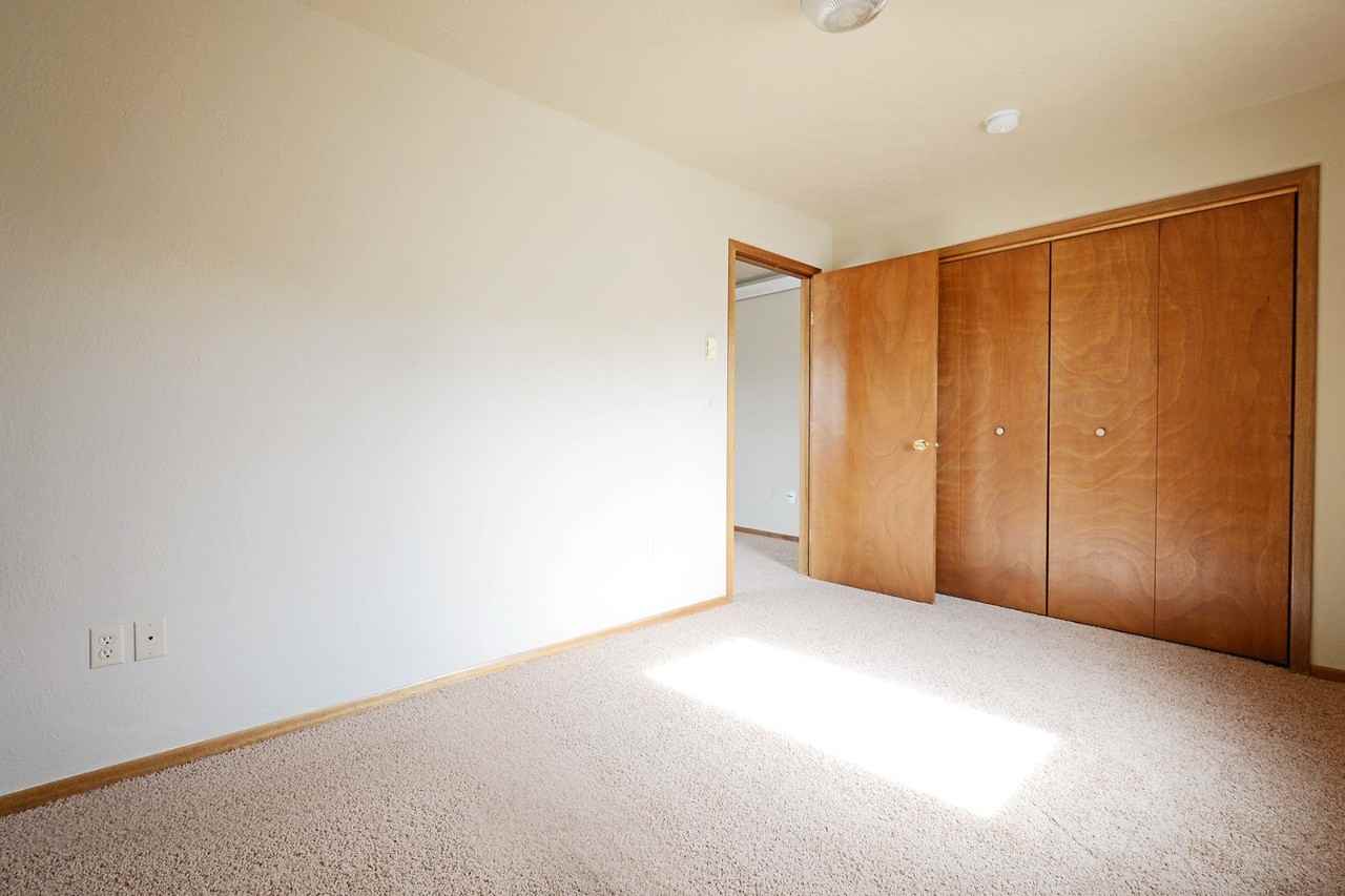 Ellington Apartments - Photo 5 of 7