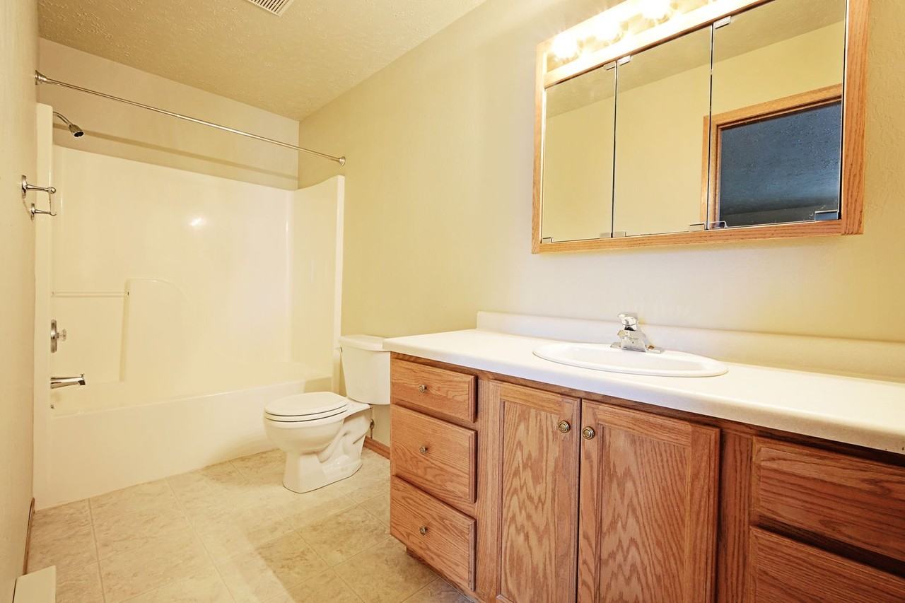 Ellington Apartments - Photo 6 of 7