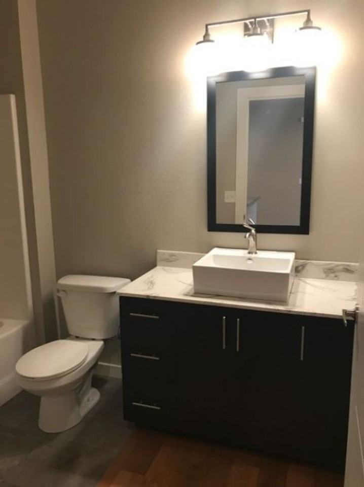 The Edge - Photo 2 of 50