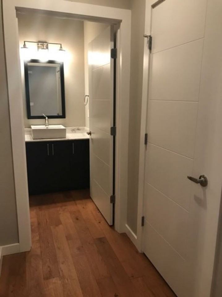 The Edge - Photo 3 of 50