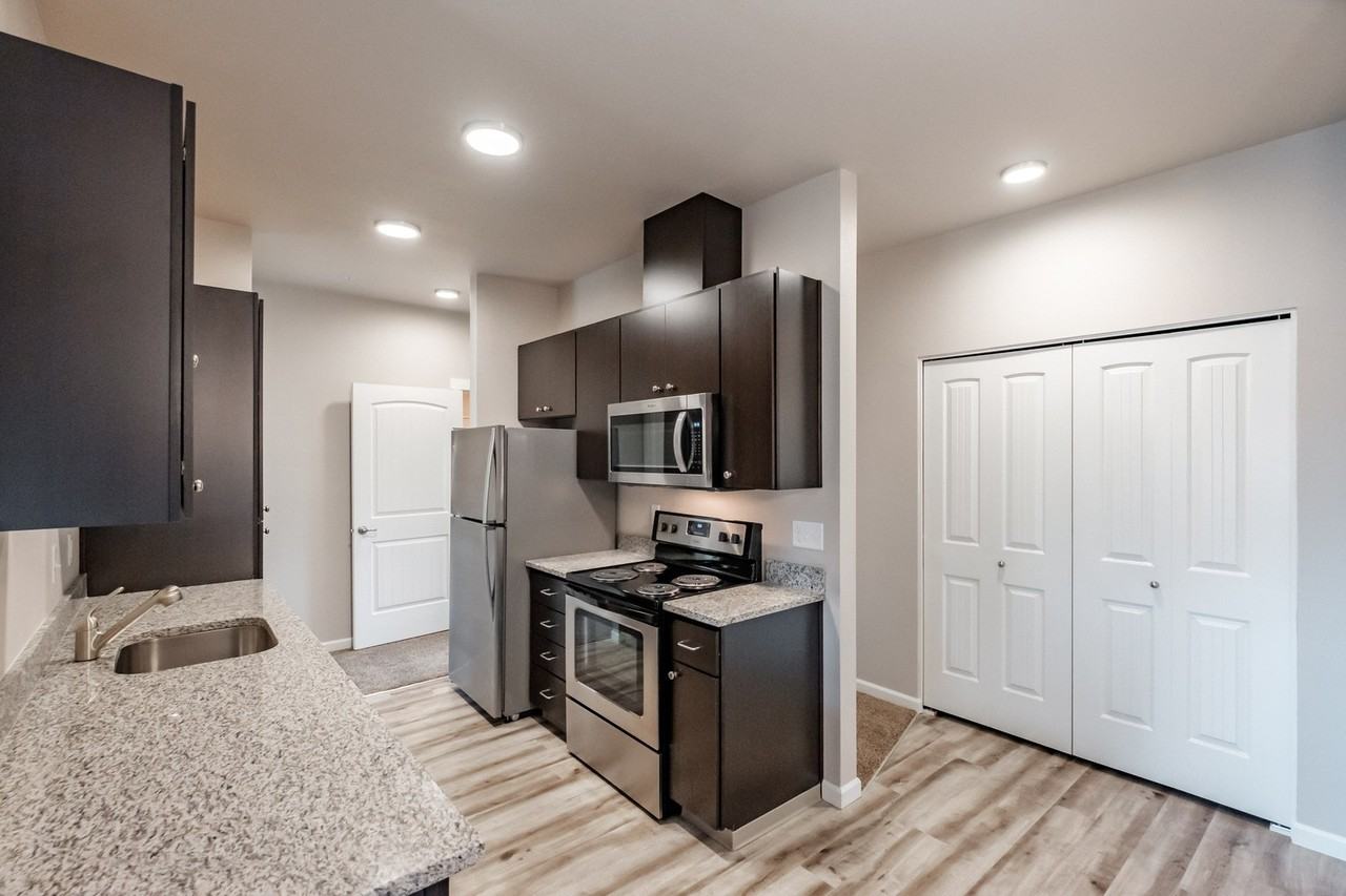 Hickory Hollow Apartments - Photo 6 of 24