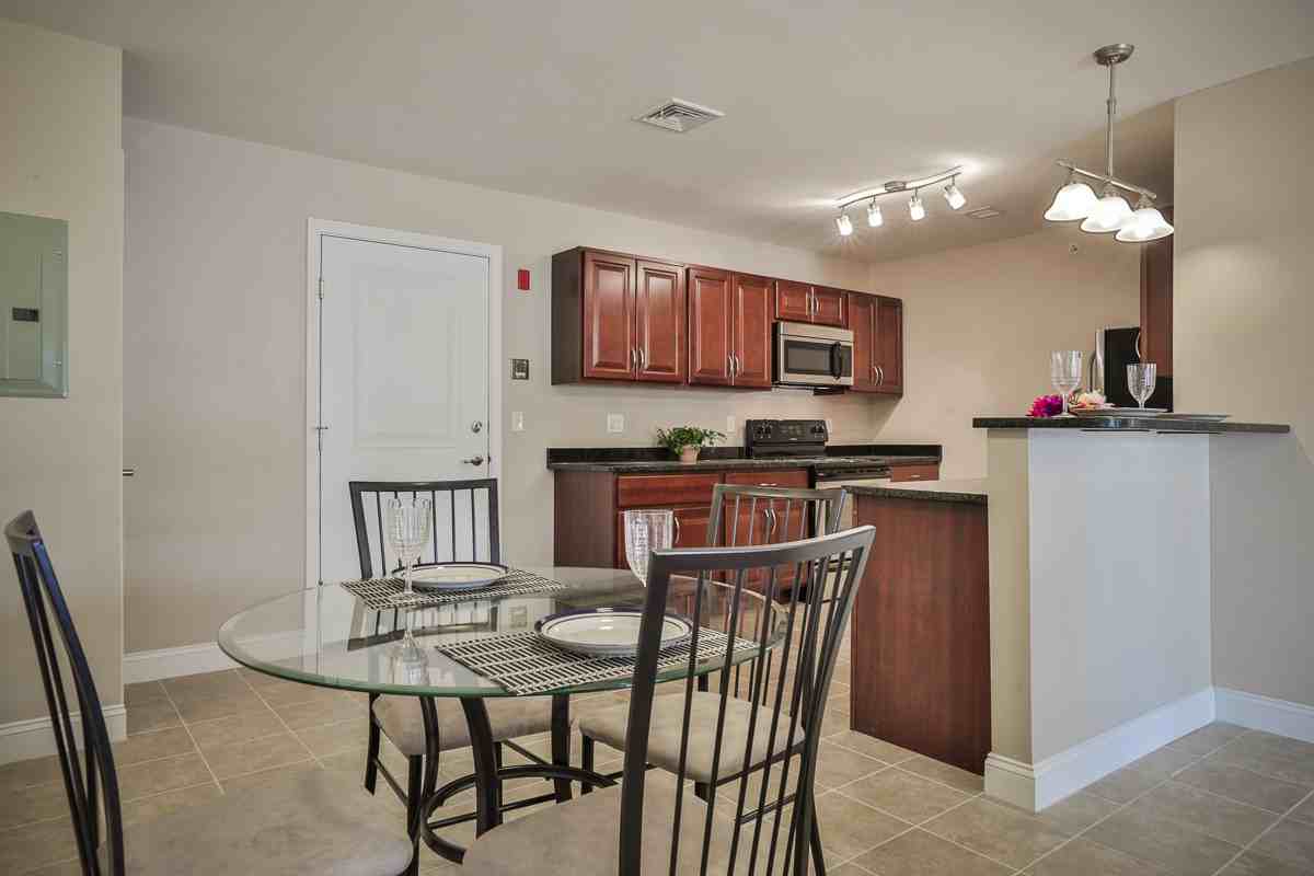 Longview Place Apartments - Photo 4 of 6