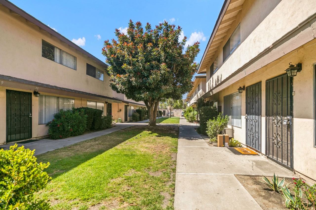 Page Street Townhomes - Photo 4 of 30