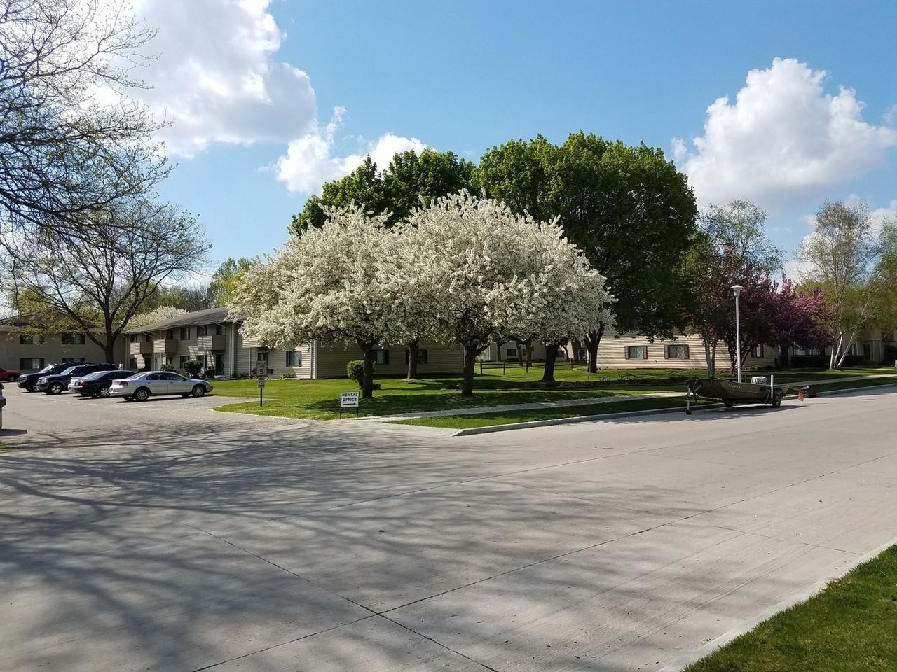 Courtyard Apartment Homes - 804 - Photo 3 of 50