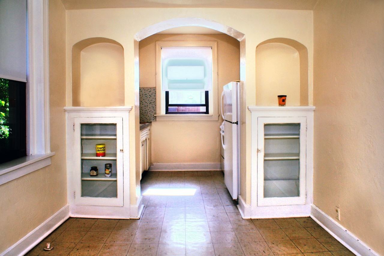 Phillips Avenue Apartments - Photo 2 of 4