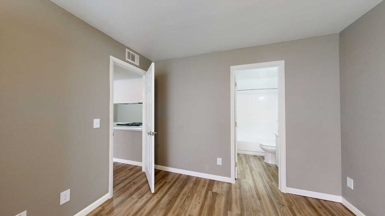 Seville Apartments. A Beautiful apartments is waiting for you to make it a Home. Great Specials Today! - Photo 5 of 20