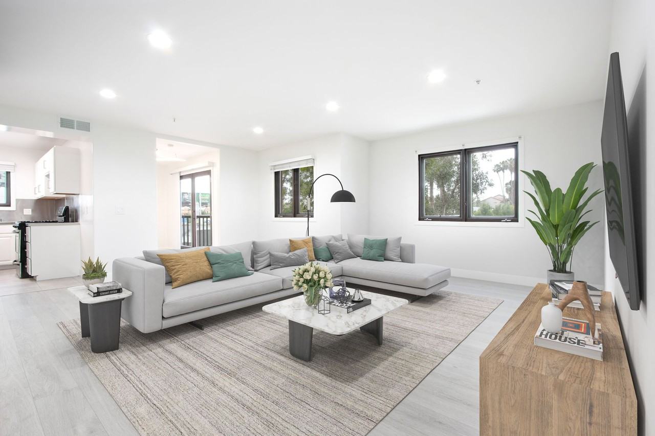 1342 N Highland Ave - Photo 2 of 8