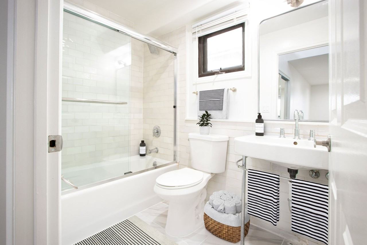 1342 N Highland Ave - Photo 6 of 8