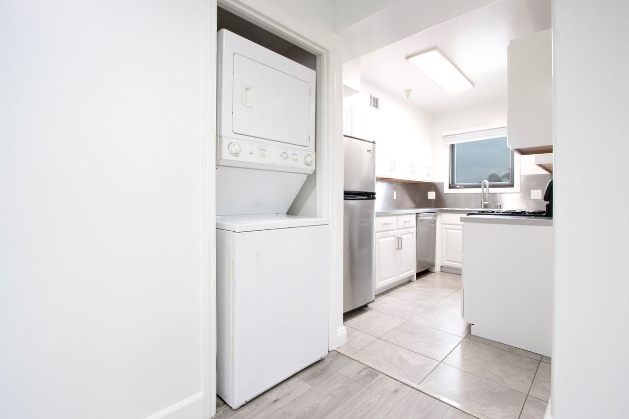 1342 N Highland Ave - Photo 7 of 8