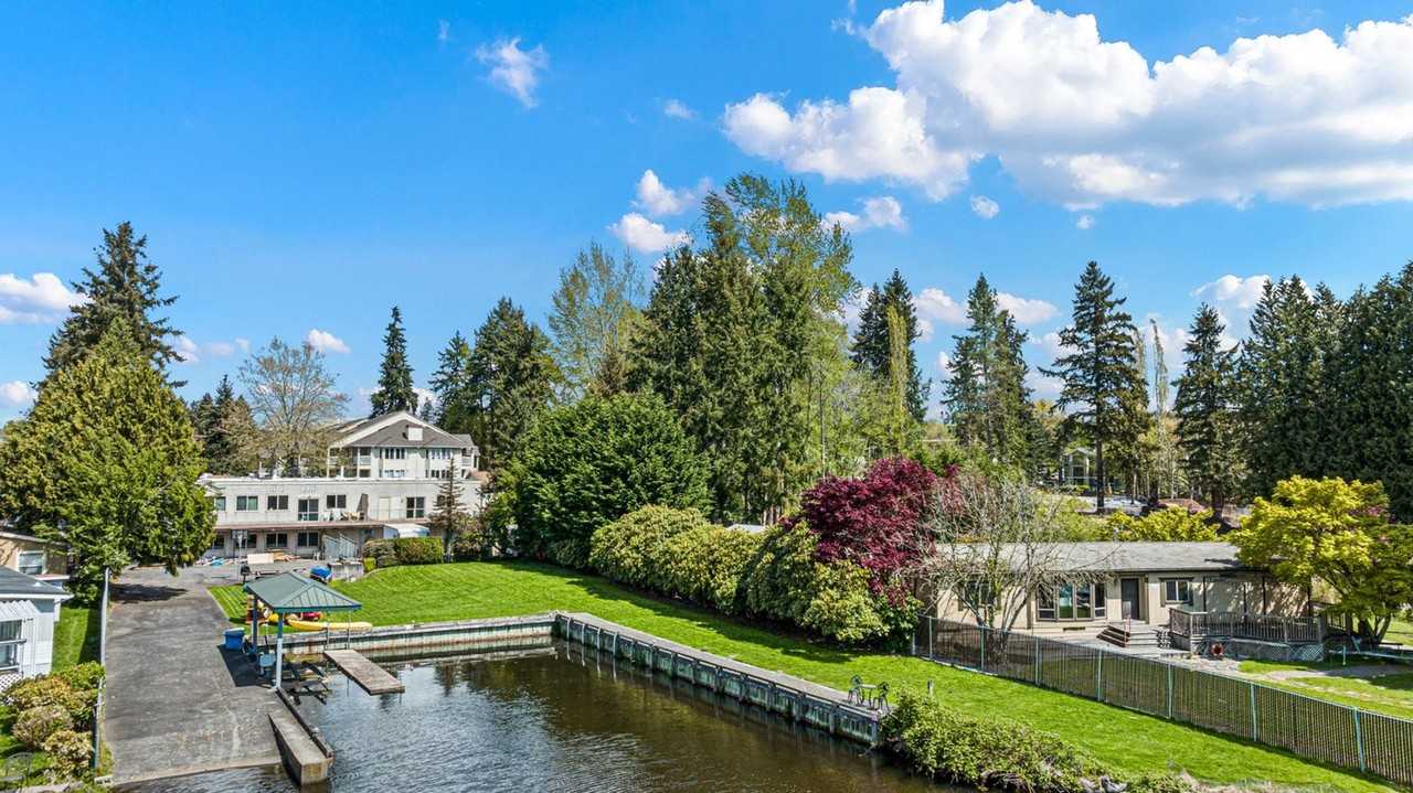 Sammamish River Apartments - Photo 4 of 6