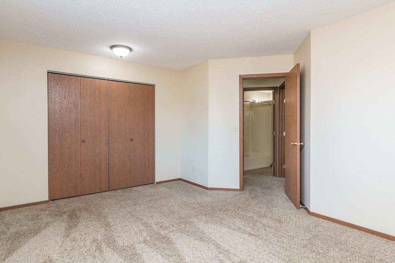 Southern Hills - Photo 5 of 9