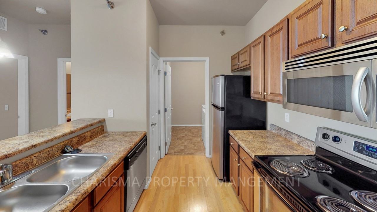 705 S Eighth Ave - Photo 7 of 26