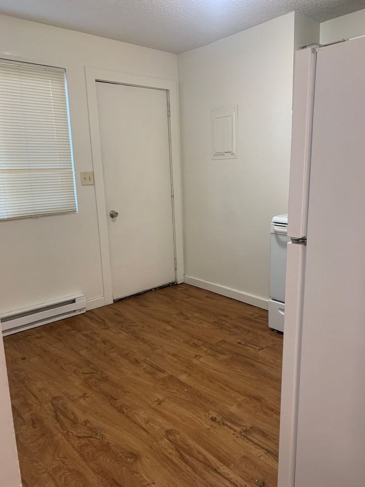 Sommerset Apartments - Photo 2 of 7