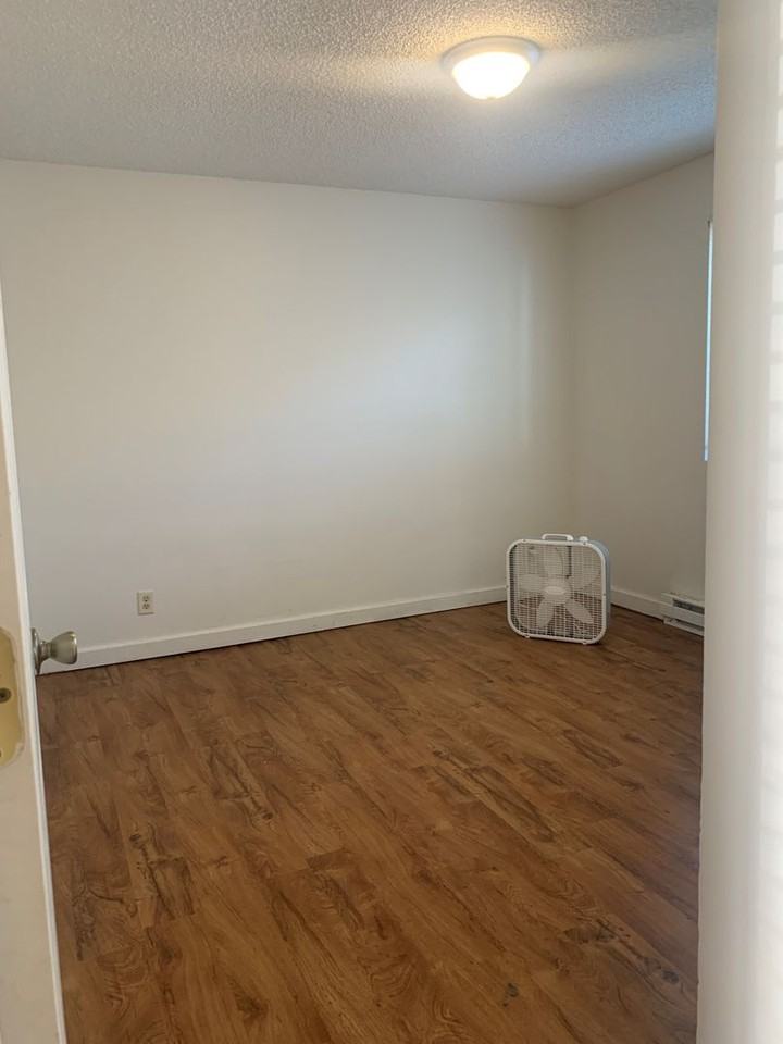 Sommerset Apartments - Photo 3 of 7