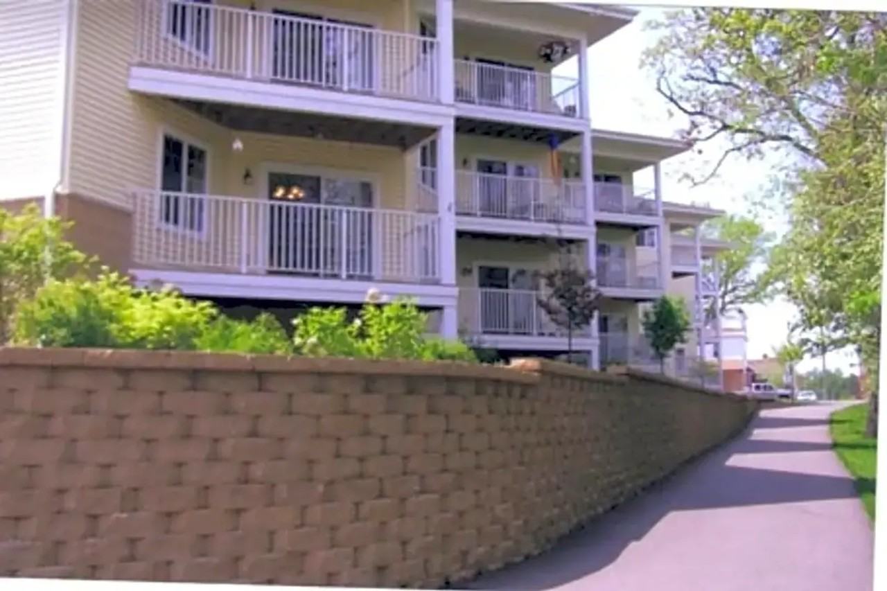 ZAngelus Apts - Photo 2 of 20