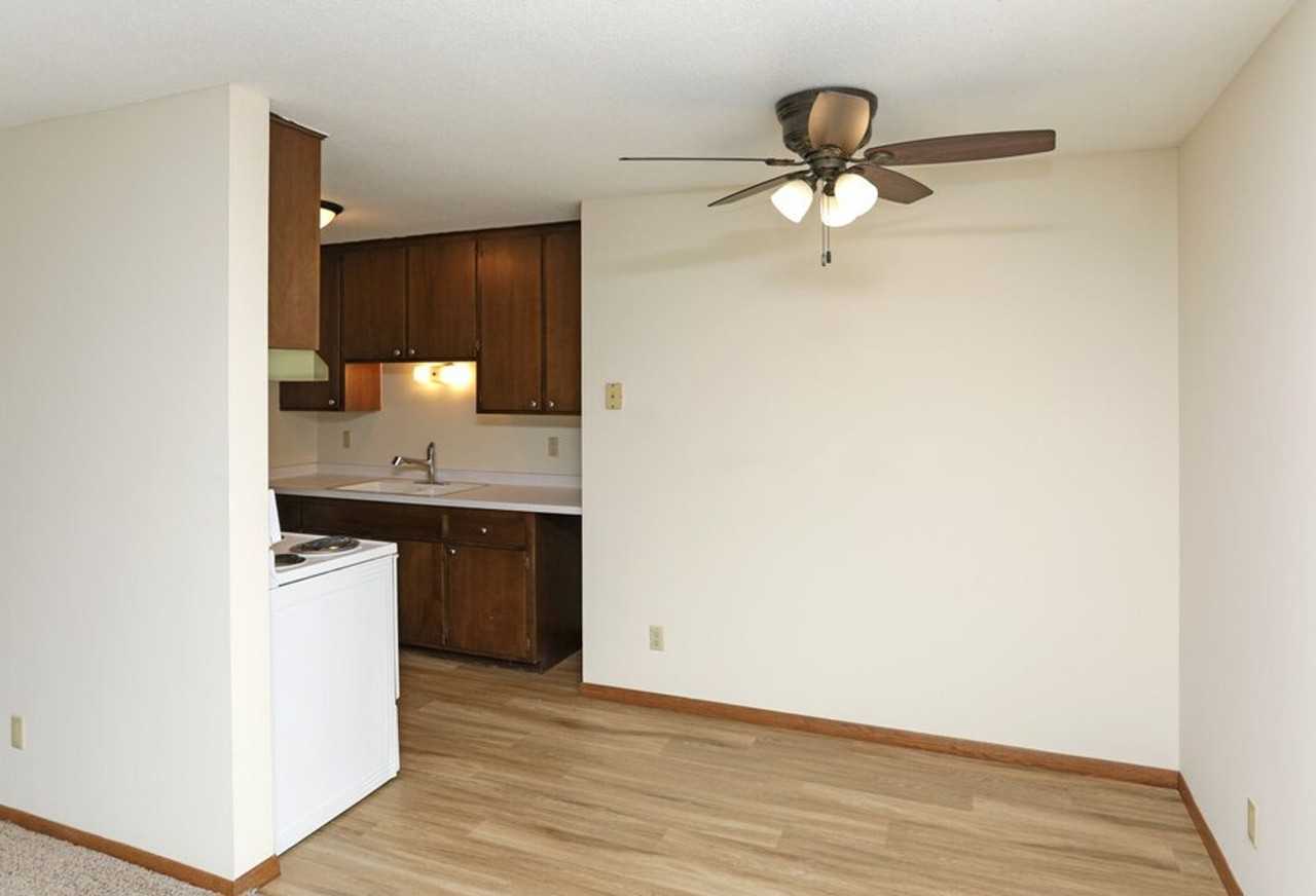 3925 W. 31st St. - Photo 5 of 8