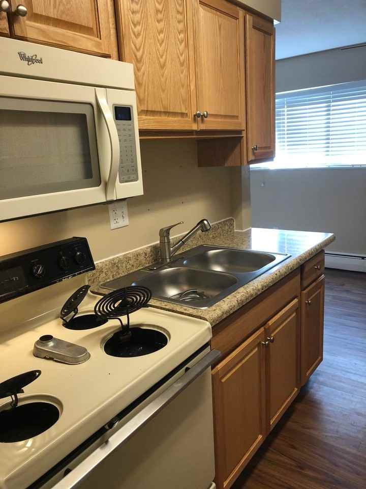 2038 9th St - Photo 3 of 12