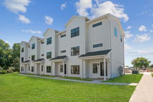 featured image of 140 S 15th St