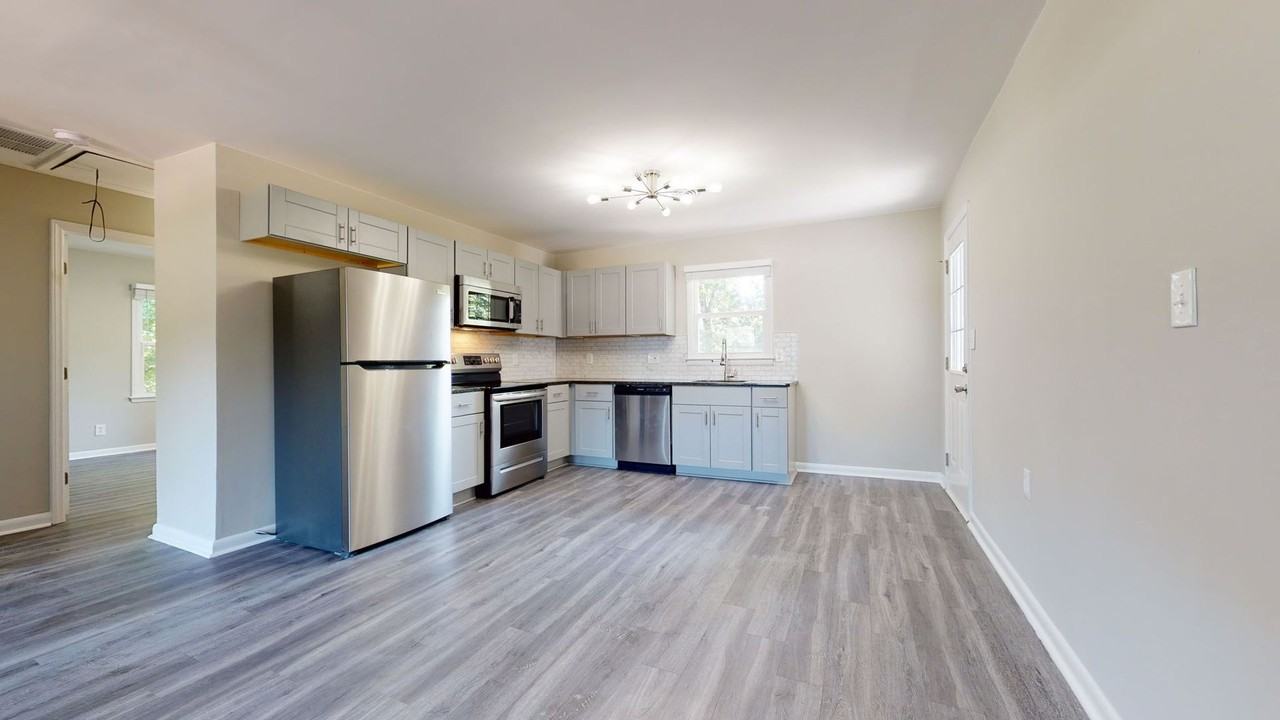 Have a chance to receive 1/2 off RENT!!! - Photo 4 of 22