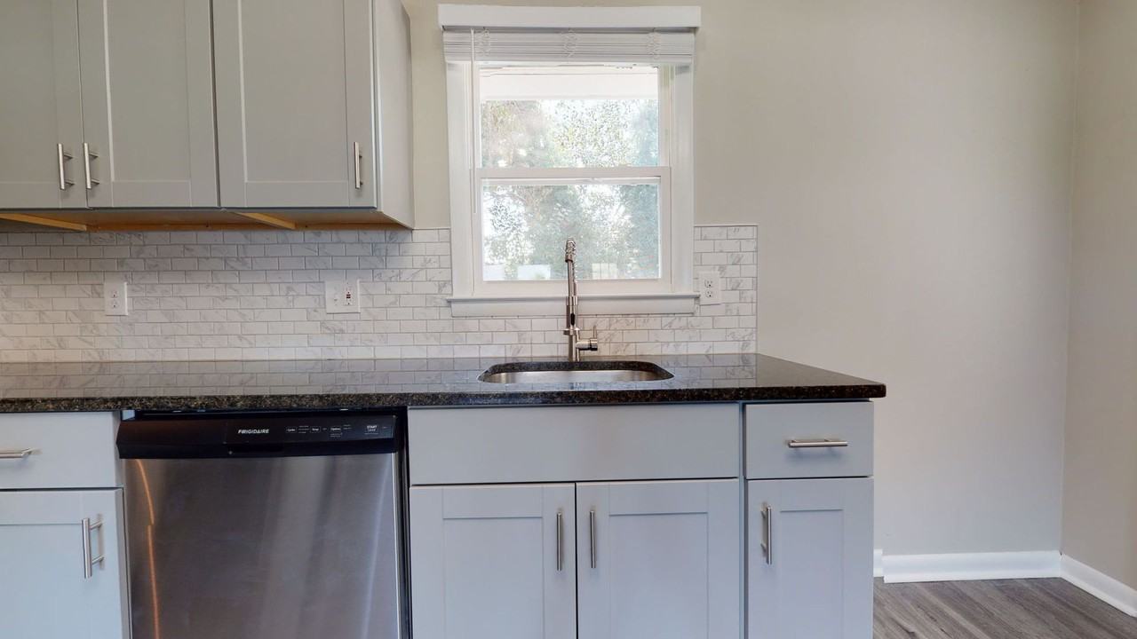 Have a chance to receive 1/2 off RENT!!! - Photo 7 of 22