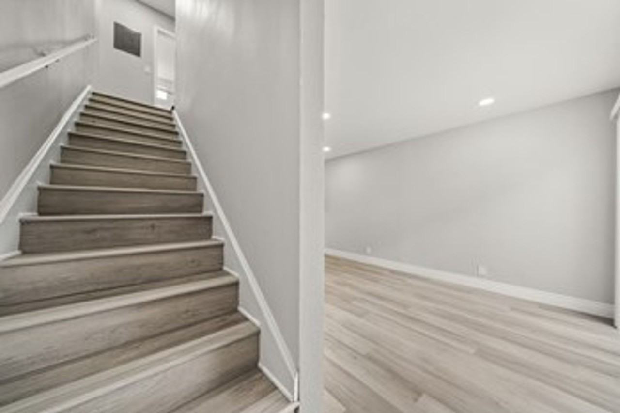 Imperial (910) - Photo 3 of 9