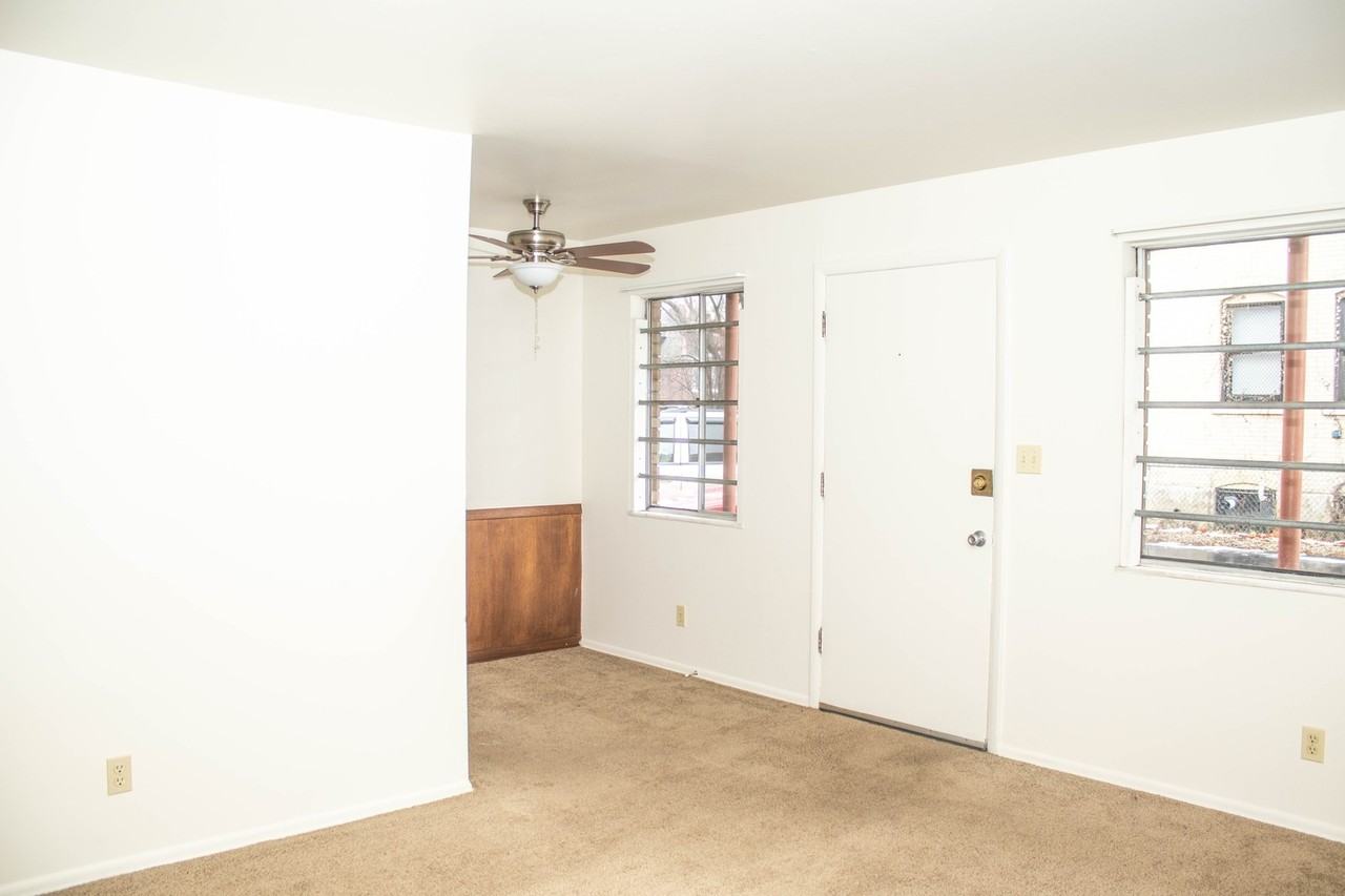 47 Auburn Avenue — Franklin Park / Olde Towne East Apartments, Columbus, OH - Photo 5 of 14