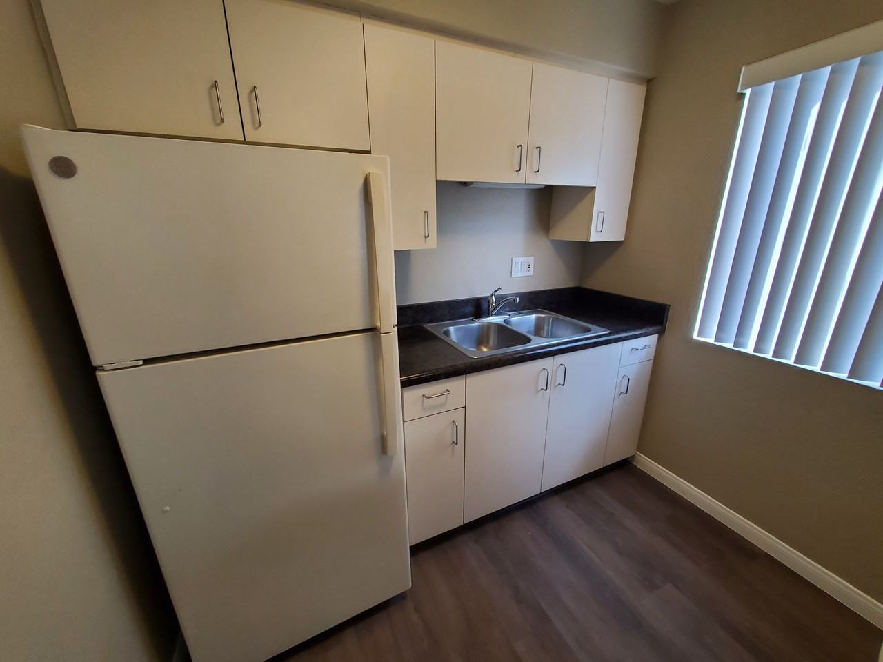 1750 Gina Dr - Photo 3 of 23