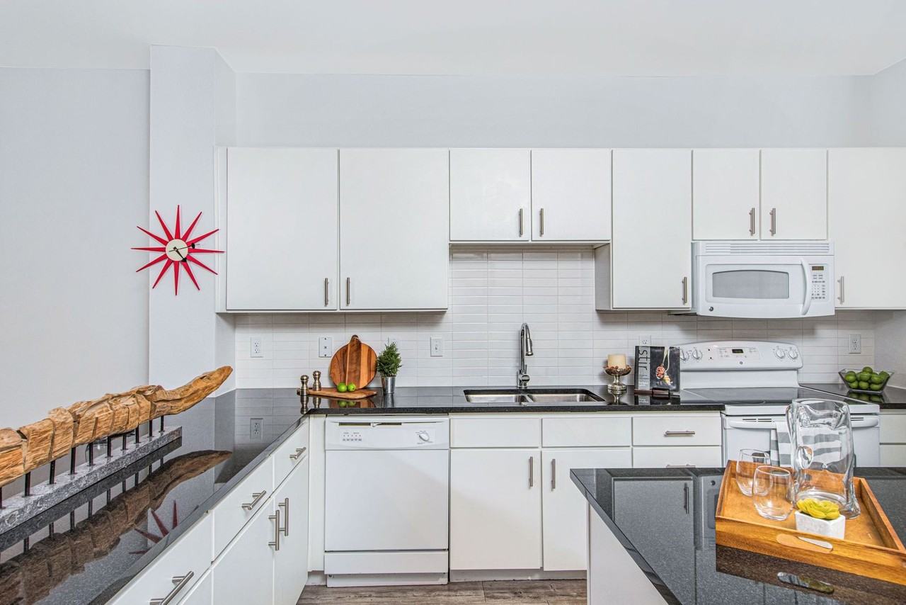 The 1010 - Photo 3 of 24